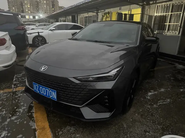 Фотография автомобиля — Changan UNI-V
