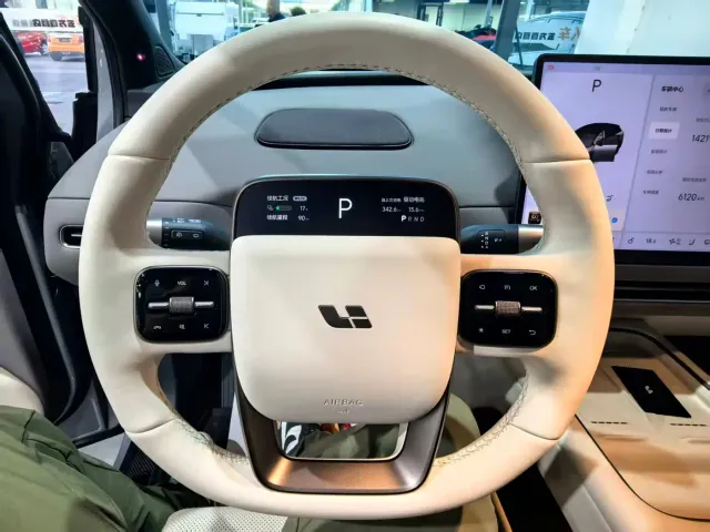 Li Auto i6 — Фото автомобиля 2