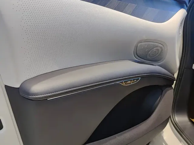 IM Motors LS7 — Фото автомобиля 8