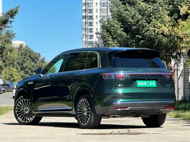 Aito M8 — Фото автомобиля 7