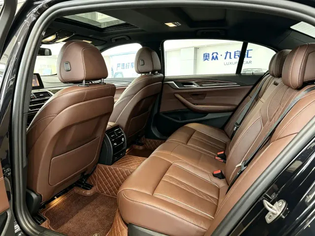 BMW 5 Series — Фото автомобиля 7