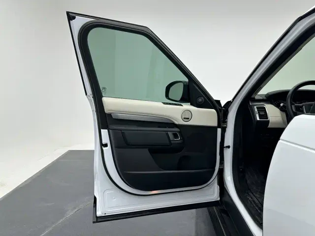 Land Rover Discovery — Фото автомобиля 11
