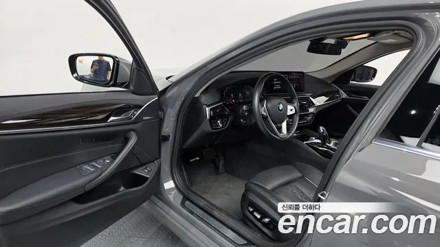 BMW 5-Series 5 серия (G30) 523d Luxury — Фото автомобиля 10
