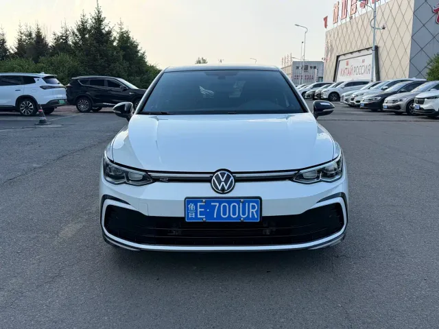Volkswagen Golf — Фото автомобиля 2