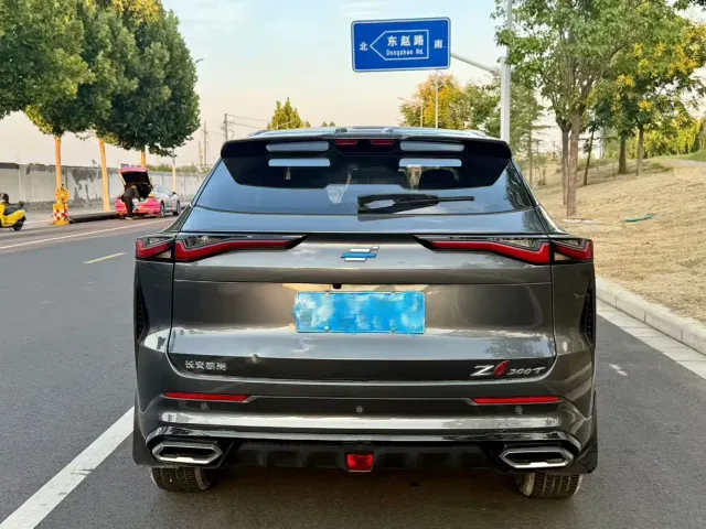 Changan Z6 — Фото автомобиля 8