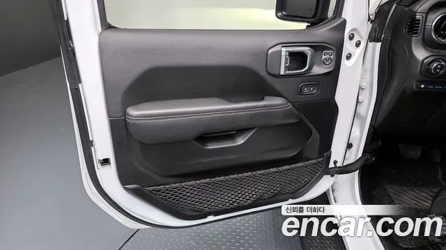 Jeep Wrangler Wrangler (JL) — Фото автомобиля 17