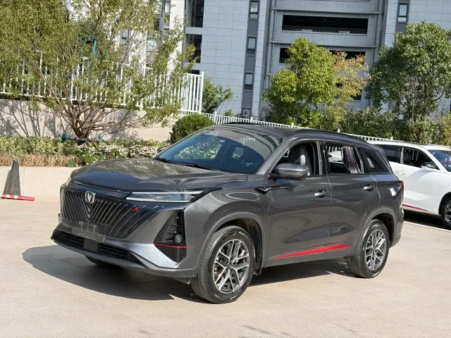 Фотография автомобиля — Changan CS75 Plus