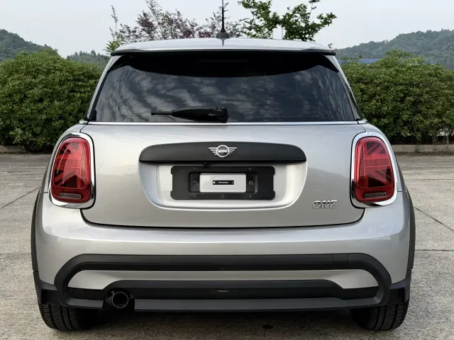 MINI Hatch — Фото автомобиля 3