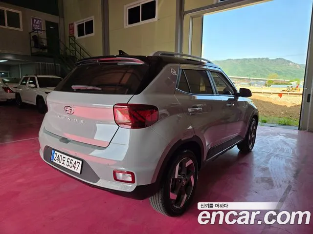 Hyundai Venue — Фото автомобиля 2