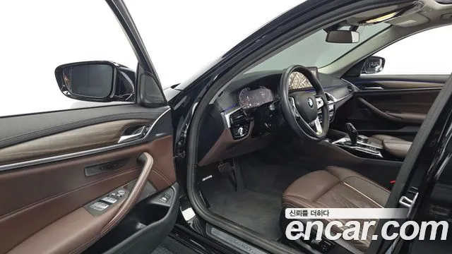 BMW 5-Series — Фото автомобиля 8