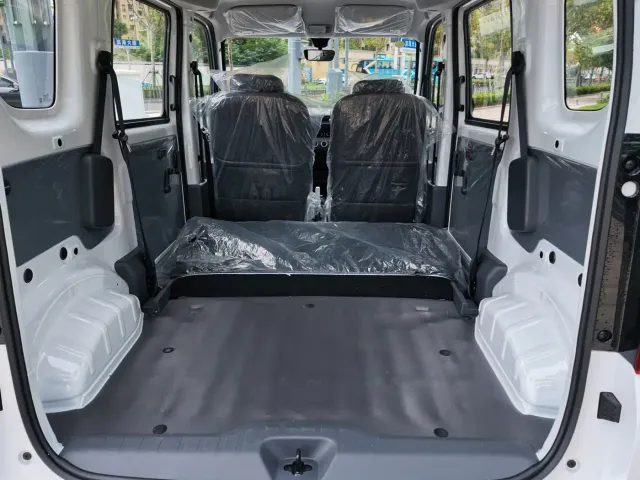 Wuling Zhiguang NEV — Фото автомобиля 13