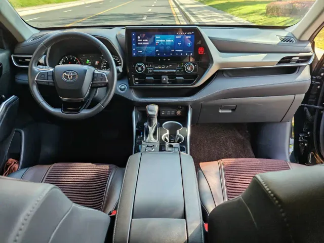 Toyota Highlander — Фото автомобиля 11
