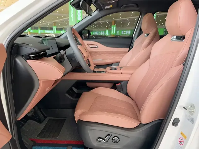 Changan Changan UNI-Z New Energy 2024 Blue Whale Smart Electric iDD 125km Excellence Model — Фото автомобиля 7