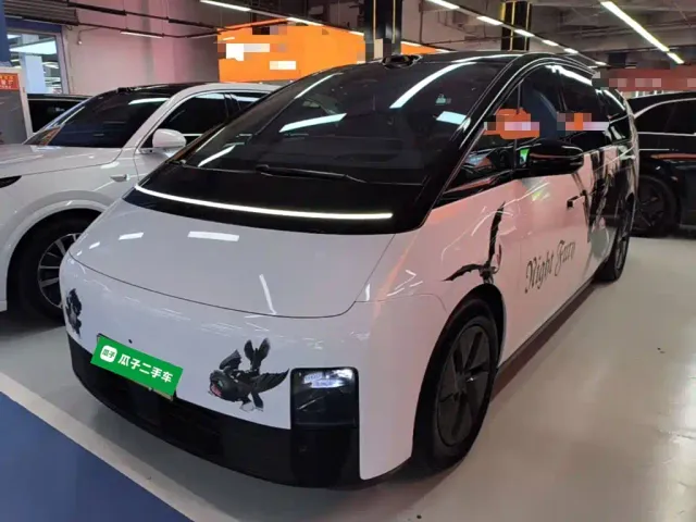 Фотография автомобиля — Li Auto MEGA
