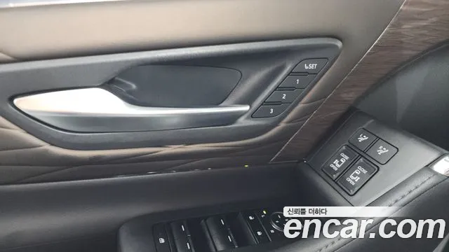 Toyota Alphard — Фото автомобиля 26