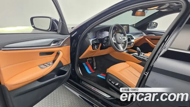 BMW 5 Series G30 — Фото автомобиля 15