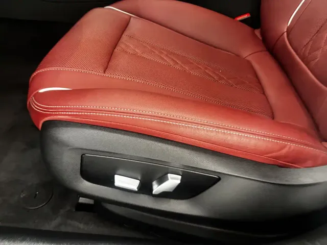 BMW 5 Series — Фото автомобиля 12