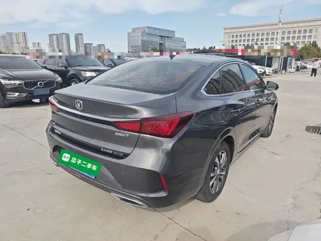 Changan Eado — Фото автомобиля 6