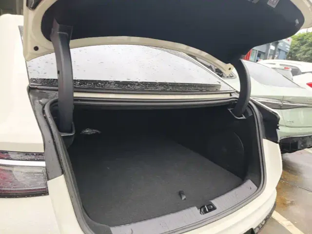 BYD Seal 07 DM-i — Фото автомобиля 14