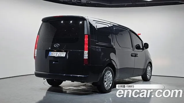 Hyundai Staria Staria Карго 3 места — Фото автомобиля 2