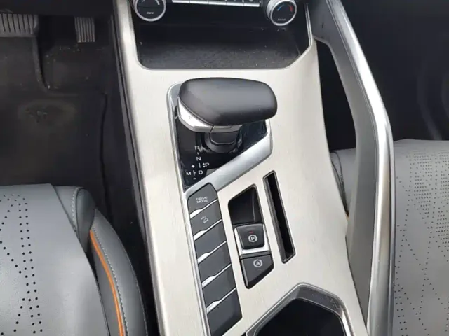 Geely Binyue — Фото автомобиля 13