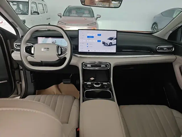 Geely Galaxy Stellar 6 — Фото автомобиля 9