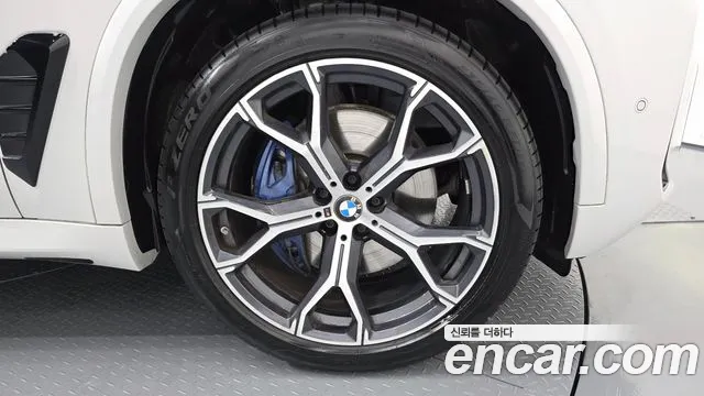 BMW X5 xDrive 40i M Sport — Фото автомобиля 20
