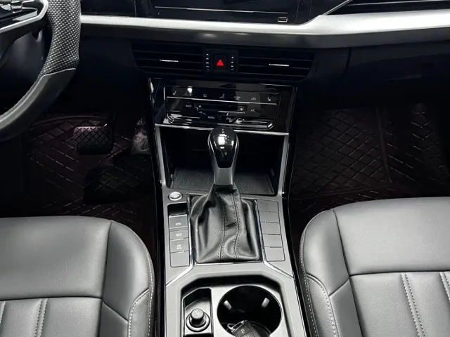 Volkswagen Passat — Фото автомобиля 11