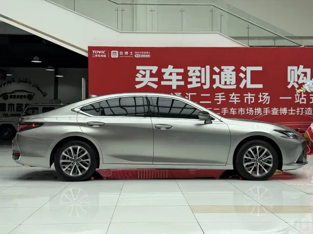 Lexus ES — Фото автомобиля 15