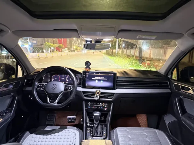 Volkswagen Tiguan X — Фото автомобиля 3