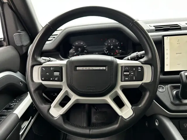Land Rover Defender — Фото автомобиля 15