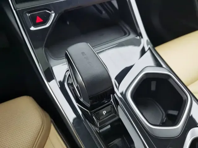 Geely Boyue L — Фото автомобиля 13