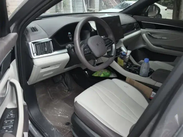 BYD Song PLUS PHEV 2025 DM-i Smart Driving Edition 112KM Honor — Фото автомобиля 7