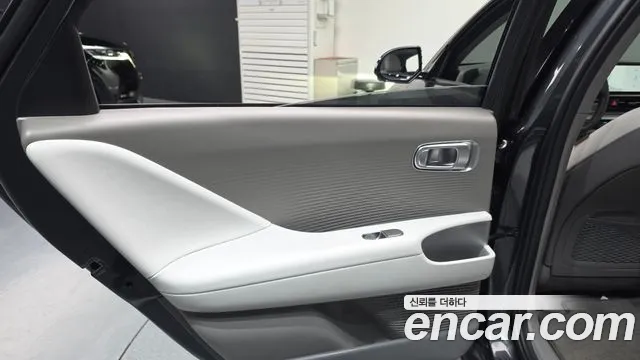 Hyundai Ioniq 6 — Фото автомобиля 25