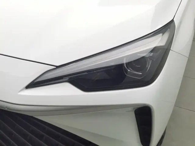 Roewe i5 — Фото автомобиля 7