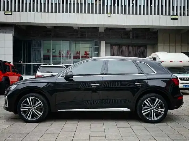 Audi Q5L — Фото автомобиля 3