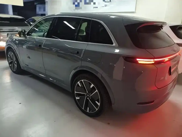 Li Auto L7 — Фото автомобиля 4