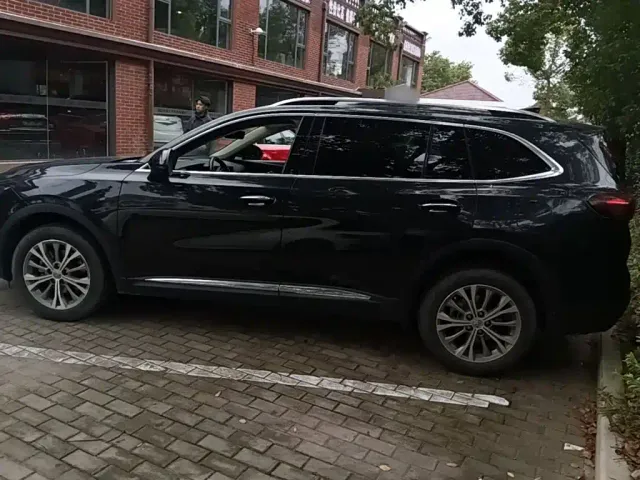 Buick Envision Plus — Фото автомобиля 4