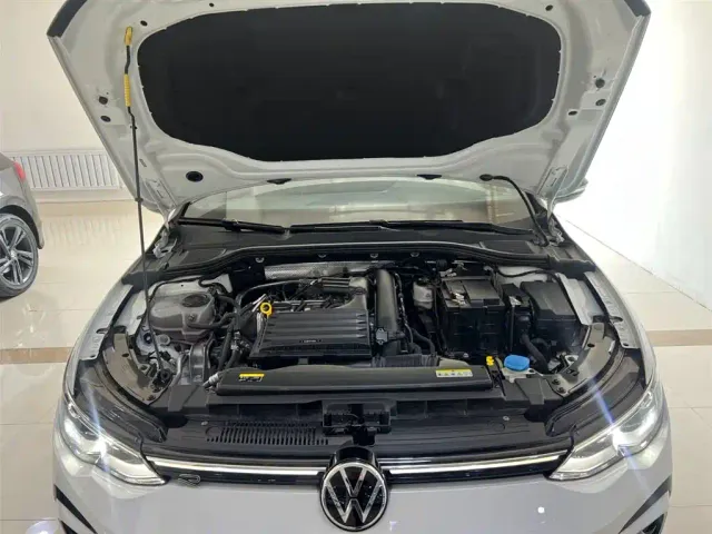 Volkswagen Golf — Фото автомобиля 20