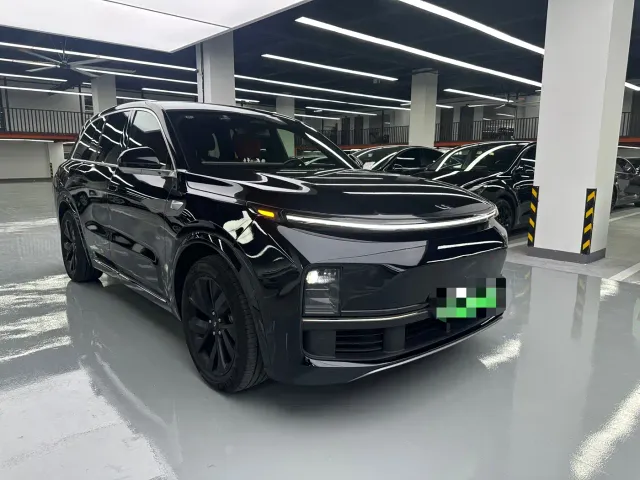 Li Auto L8 — Фото автомобиля 3