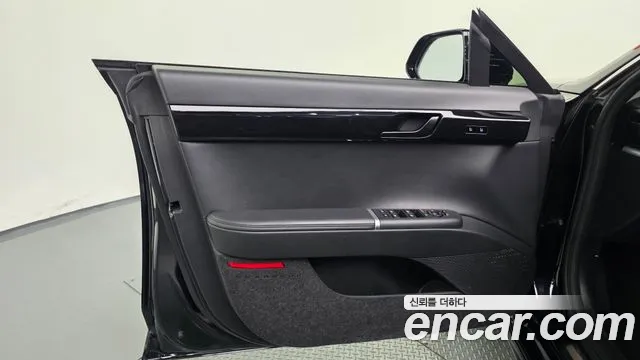 Hyundai Grandeur GN7 — Фото автомобиля 13