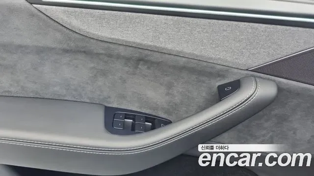 Tesla Model Y — Фото автомобиля 15