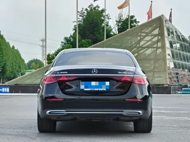Mercedes-Benz Mercedes-Benz E-Class 2024 Facelift E 300 L Fashion — Фото автомобиля 5