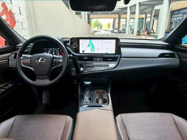 Lexus ES — Фото автомобиля 7