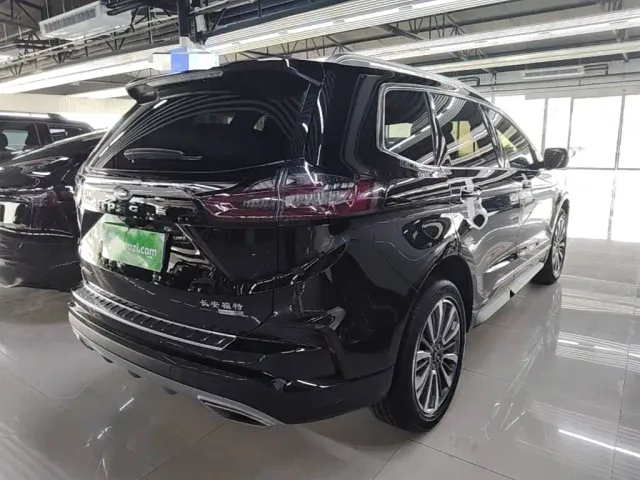 Ford Edge — Фото автомобиля 6