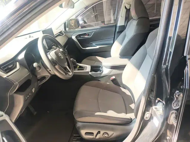 Toyota RAV4 — Фото автомобиля 14