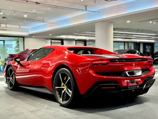 Ferrari 296 — Фото автомобиля 4