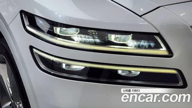 Genesis GV80 — Фото автомобиля 22