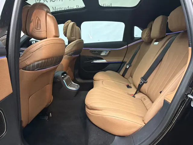 Mercedes-Benz E-Class — Фото автомобиля 18