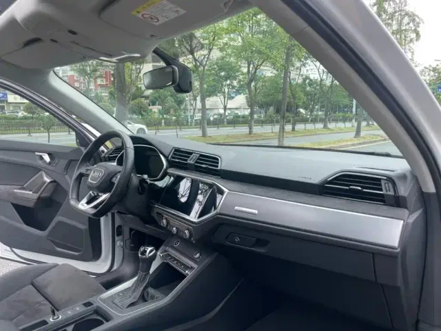 Audi Q3 — Фото автомобиля 12
